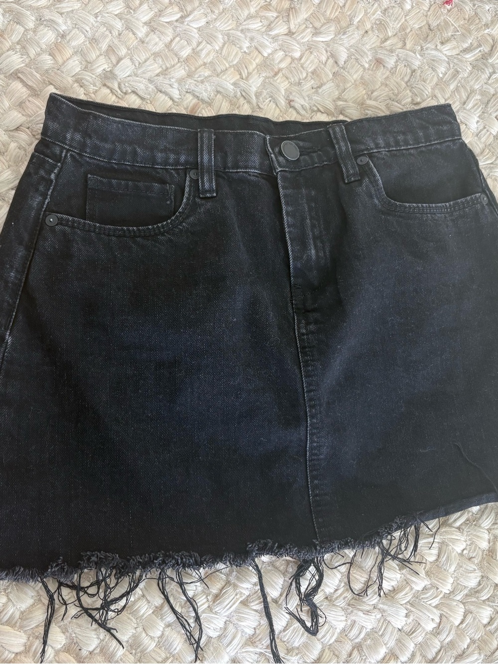 BLANKNYC Black Frayed Hem Denim Skirt size 26